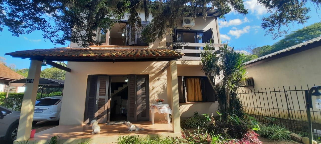 Sobrado 4 quartos à venda, 200m², Centro - Guaíba
