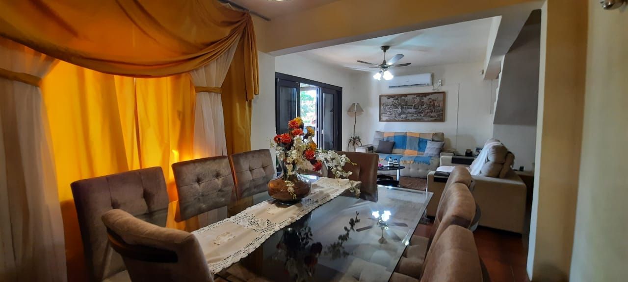 Sobrado 4 quartos à venda, 200m², Centro - Guaíba