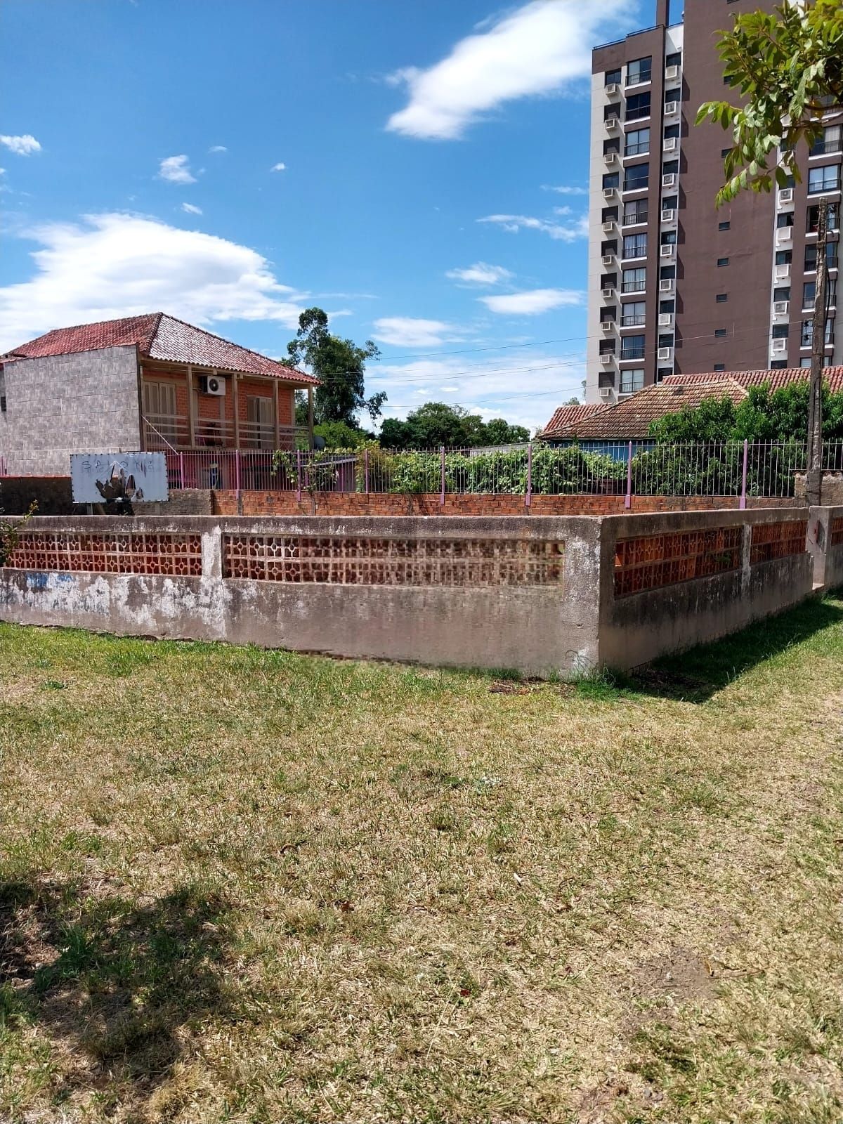 Terreno à venda, 300m², Centro - Guaíba