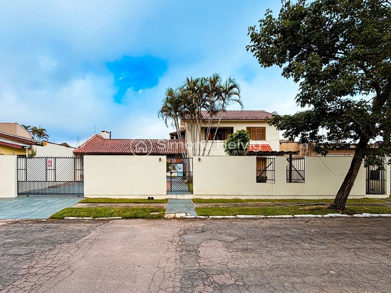 Sobrado 4 quartos à venda, 198m², Centro - Guaíba